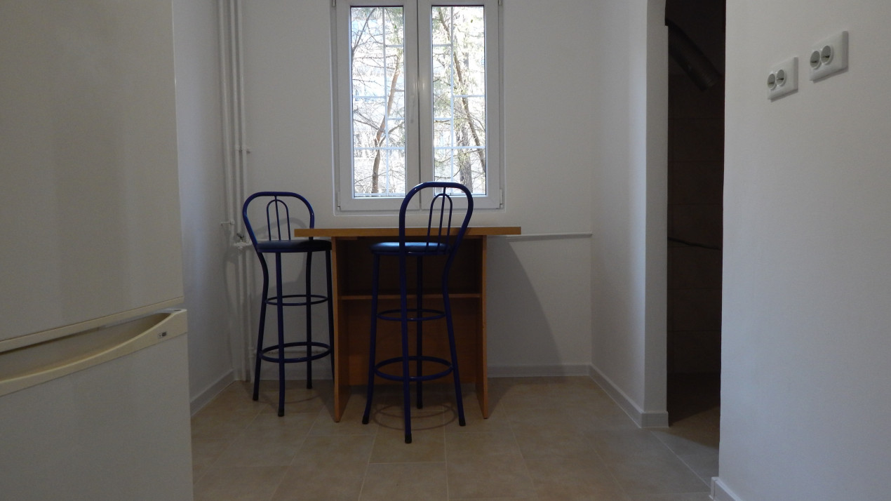 Apartament inchiriere 3 camere renovat  Drumul Taberei
