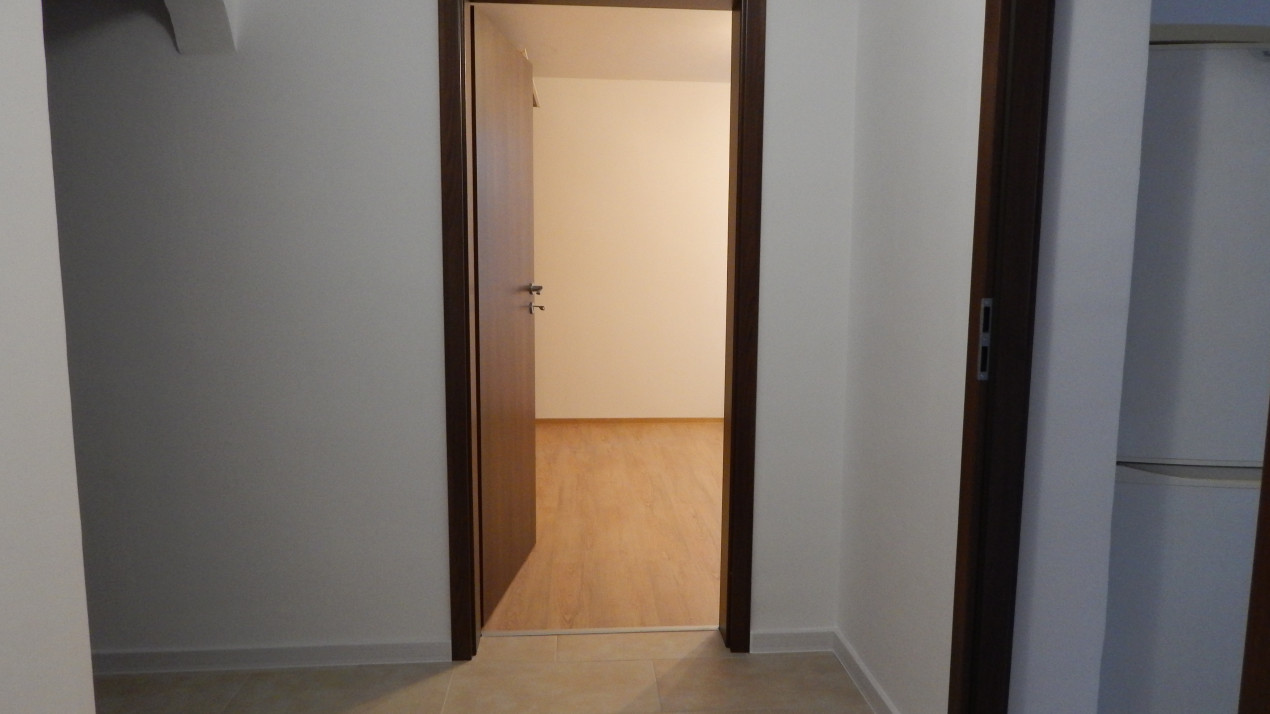 Apartament inchiriere 3 camere renovat  Drumul Taberei