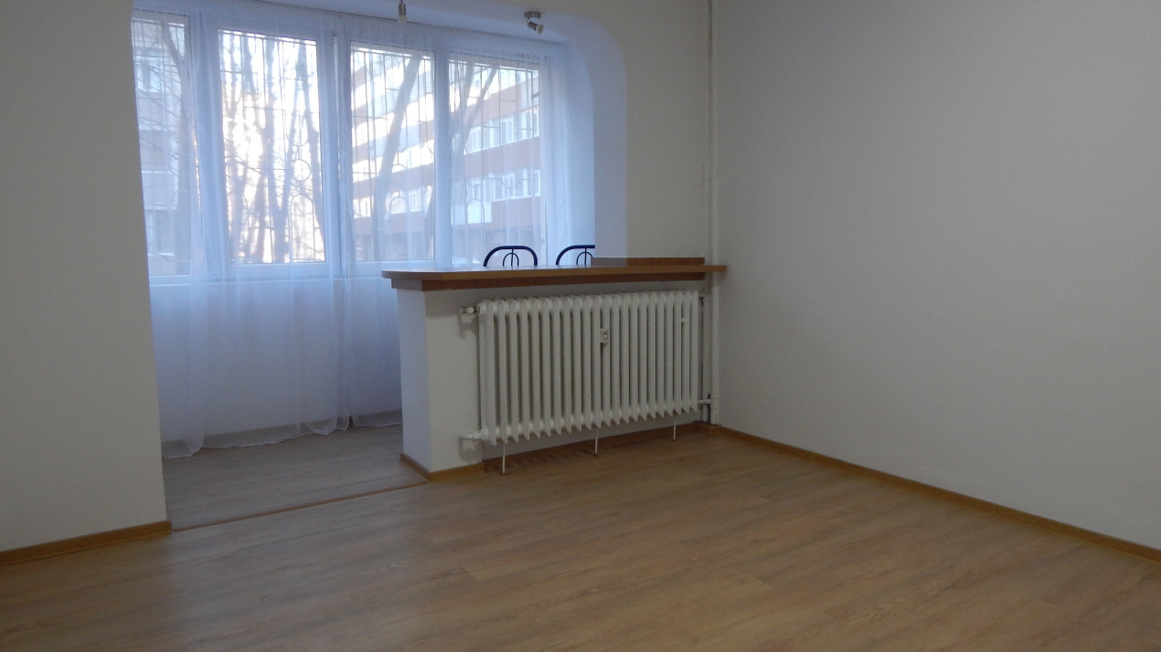 Apartament inchiriere 3 camere renovat  Drumul Taberei