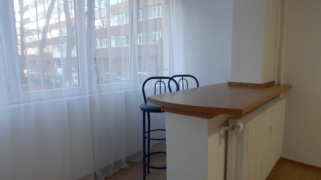 Apartament inchiriere 3 camere renovat  Drumul Taberei
