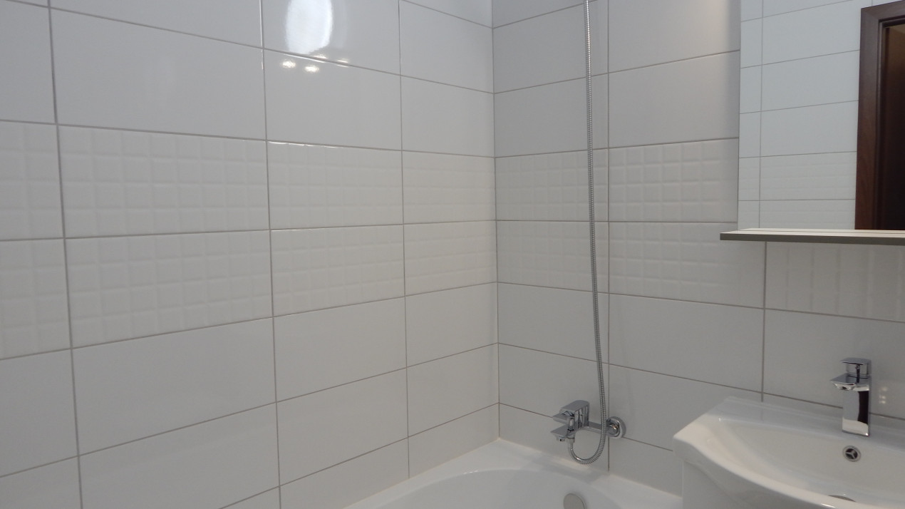 Apartament inchiriere 3 camere renovat  Drumul Taberei