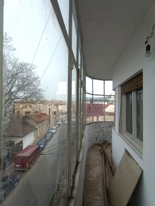 Apartament 4 camere, ultracentral, spațios, luminos, necesita renovare