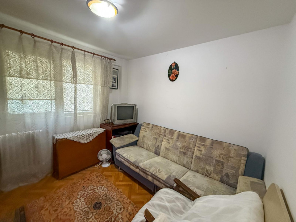 Apartament 2 camere, etaj 2, vedere Parc.
