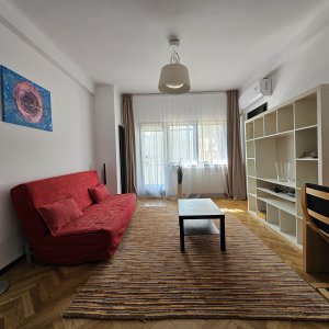 Apartament cochet cu 3 camere, la prima inchiriere , zona ultracentrala !