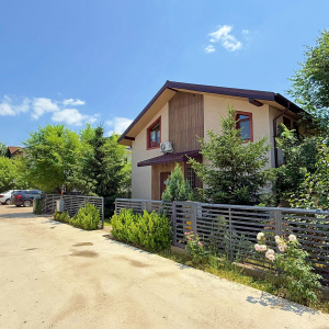 Casa individuala cu grădină superbă,P+1M, 158 mp, teren 468mp, 2017