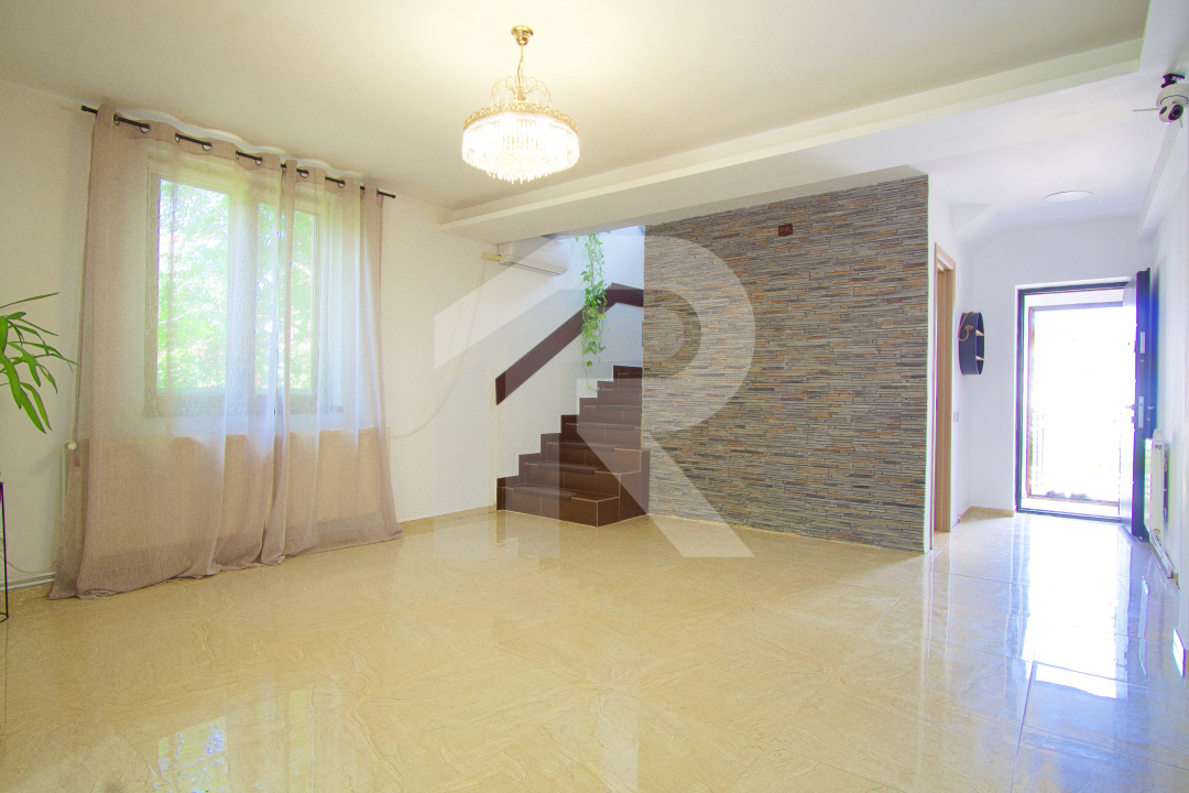 Casa individuala cu grădină superbă,P+1M, 158 mp, teren 468mp, 2017