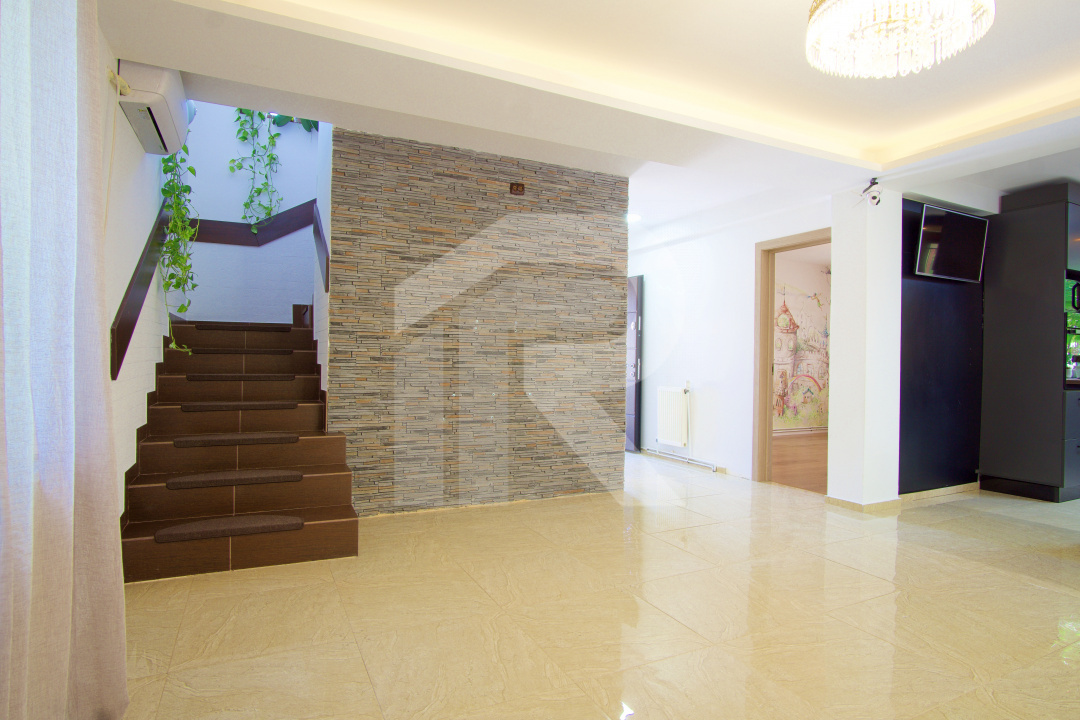 Casa individuala cu grădină superbă,P+1M, 158 mp, teren 468mp, 2017