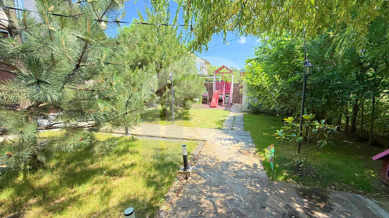 Casa individuala cu grădină superbă,P+1M, 158 mp, teren 468mp, 2017
