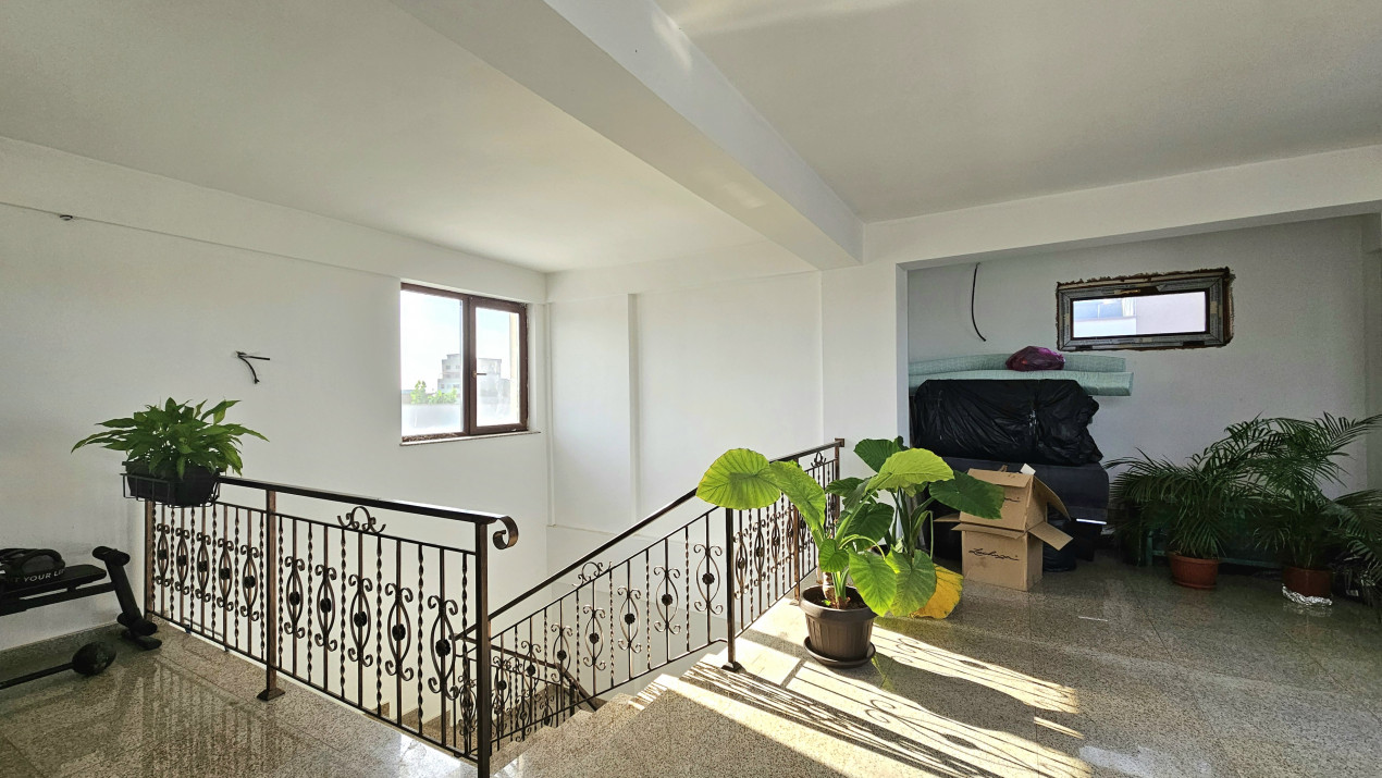Apartament - terasa 200 mp-complet cu vedere libera si parcare 