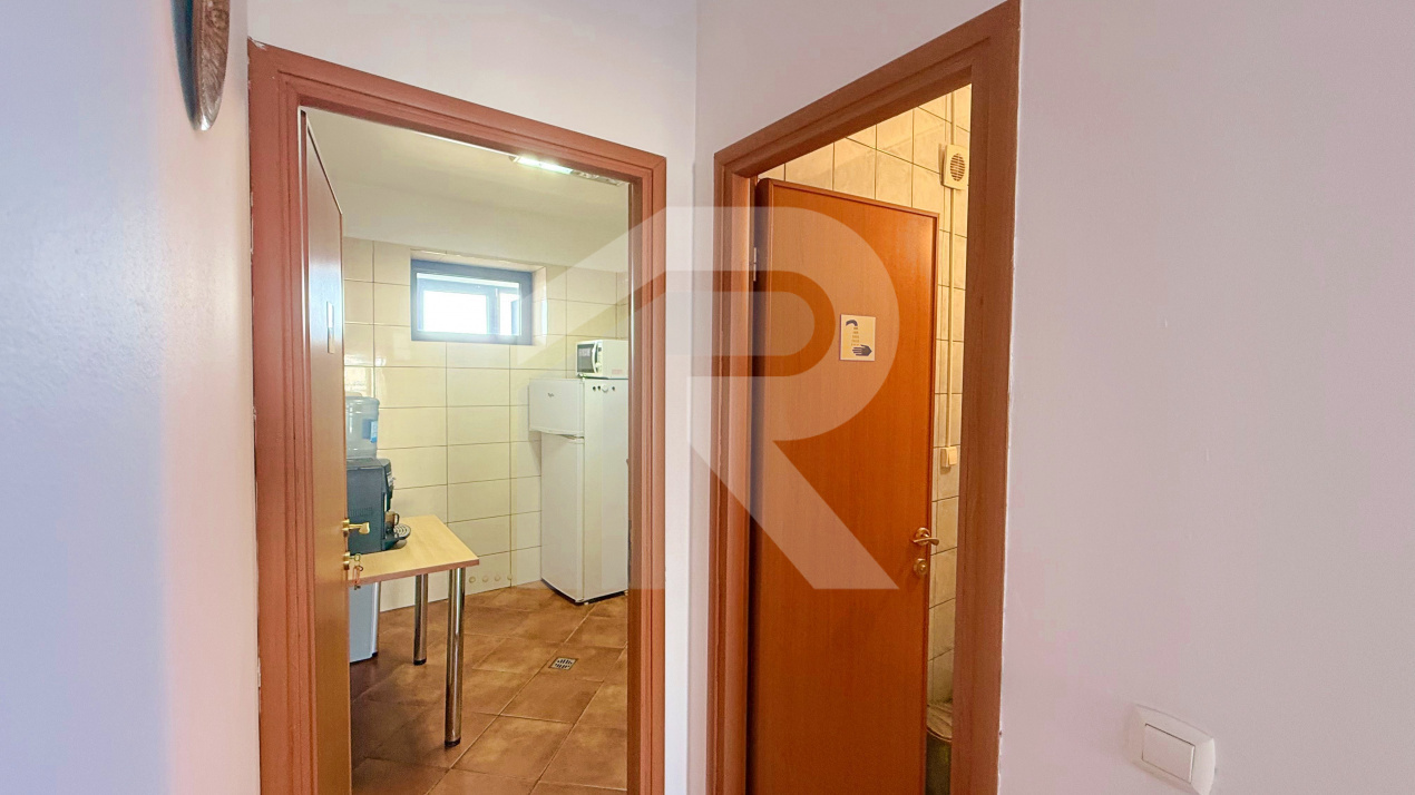 Spatiu birouri zona Mihalache - Turda in imobil mixt, 4 camere, 155 mp, 7 eur/mp