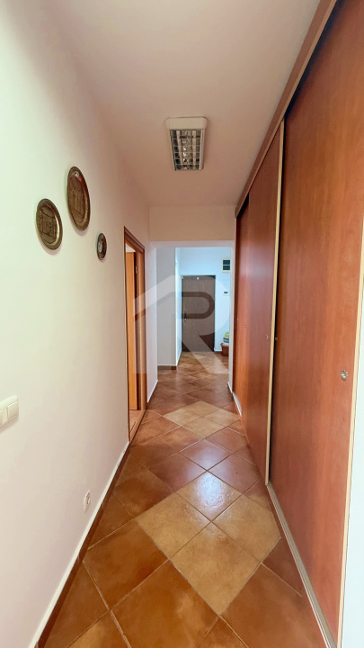 Spatiu birouri zona Mihalache - Turda in imobil mixt, 4 camere, 155 mp, 7 eur/mp