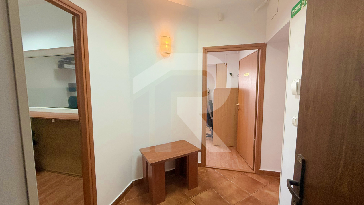 Spatiu birouri zona Mihalache - Turda in imobil mixt, 4 camere, 155 mp, 7 eur/mp