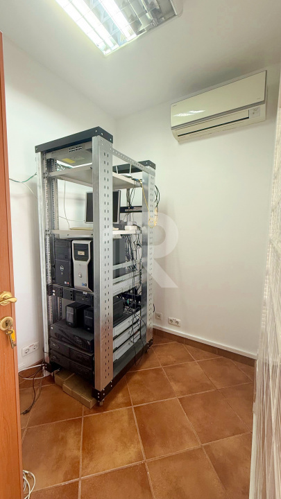 Spatiu birouri zona Mihalache - Turda in imobil mixt, 4 camere, 155 mp, 7 eur/mp