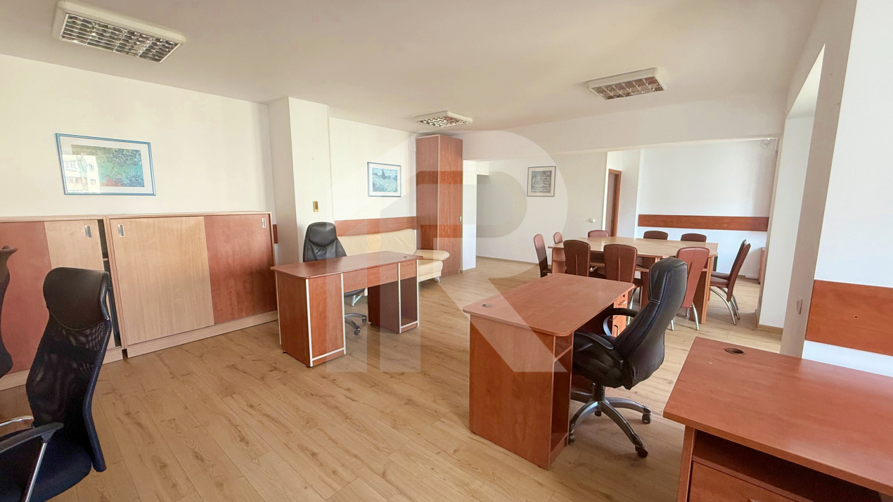 Spatiu birouri zona Mihalache - Turda in imobil mixt, 4 camere, 155 mp, 7 eur/mp