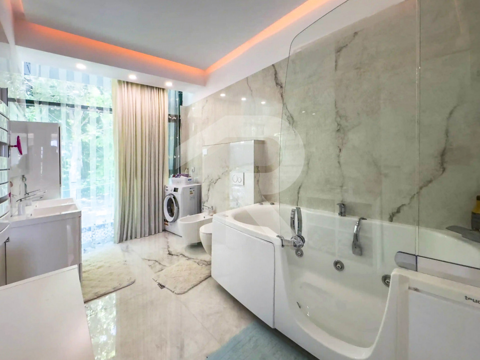 Pe Malul Snagovului, Unde Luxul Devine Cotidian