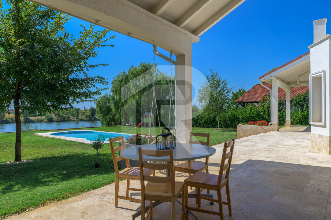 Vilă elegantă cu piscină și ieșire la Lac – Căciulați, Balotești