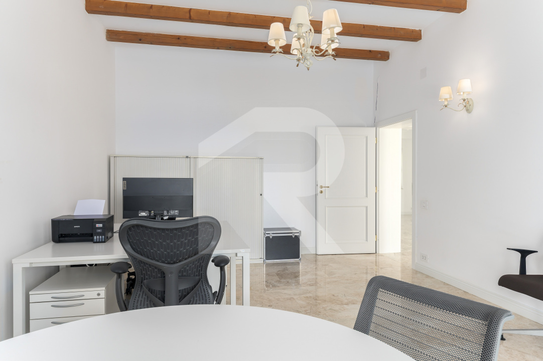 Vilă elegantă cu piscină și ieșire la Lac – Căciulați, Balotești