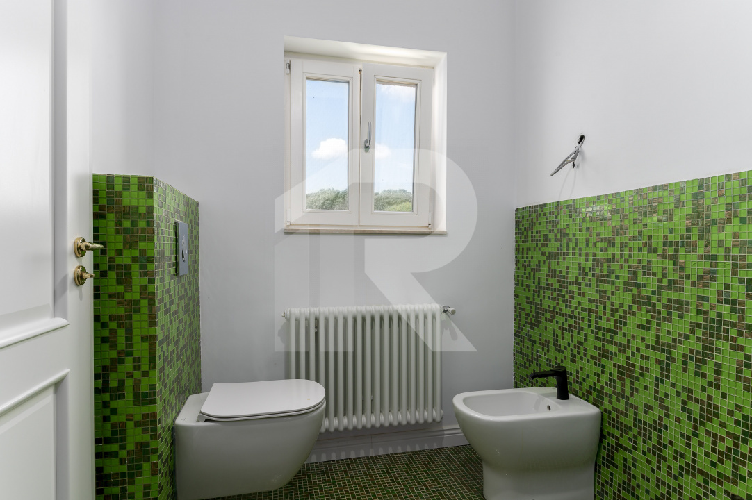 Vilă elegantă cu piscină și ieșire la Lac – Căciulați, Balotești