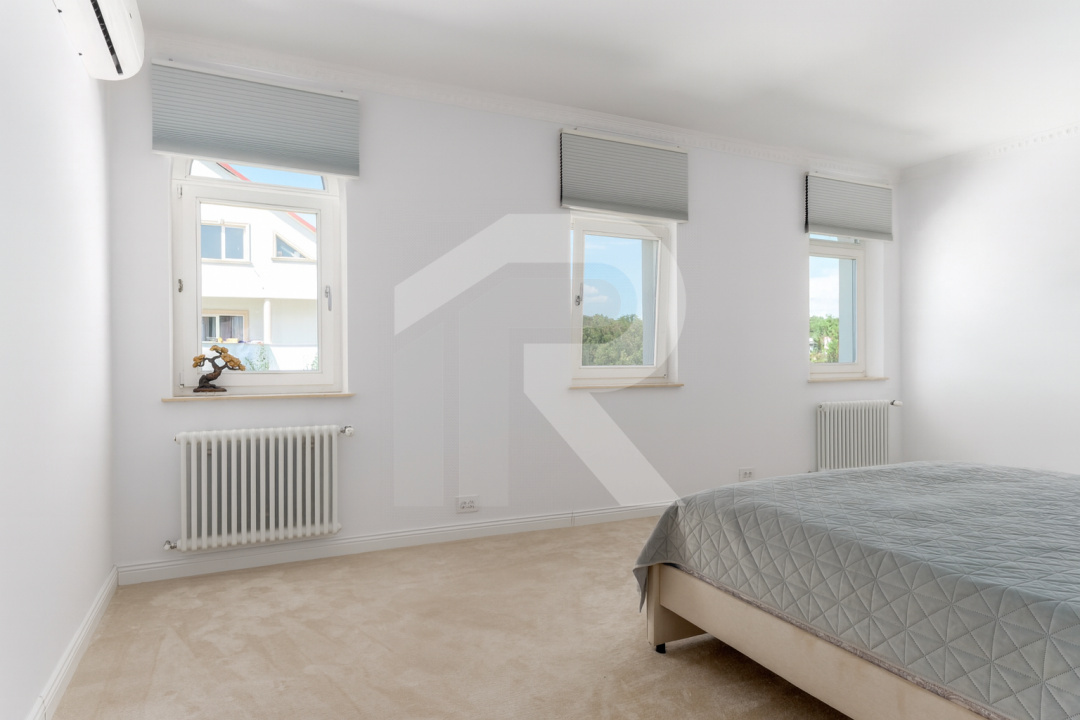 Vilă elegantă cu piscină și ieșire la Lac – Căciulați, Balotești