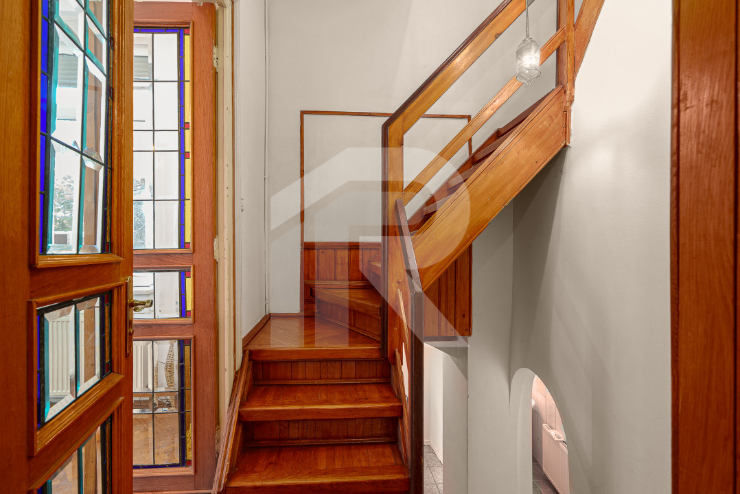 Casa de închiriat Str Justinian pretabilă birouri