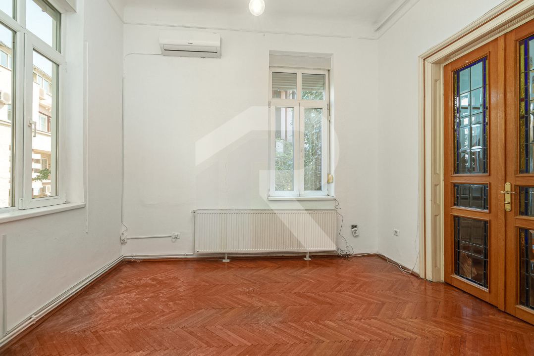 Casa de închiriat Str Justinian pretabilă birouri