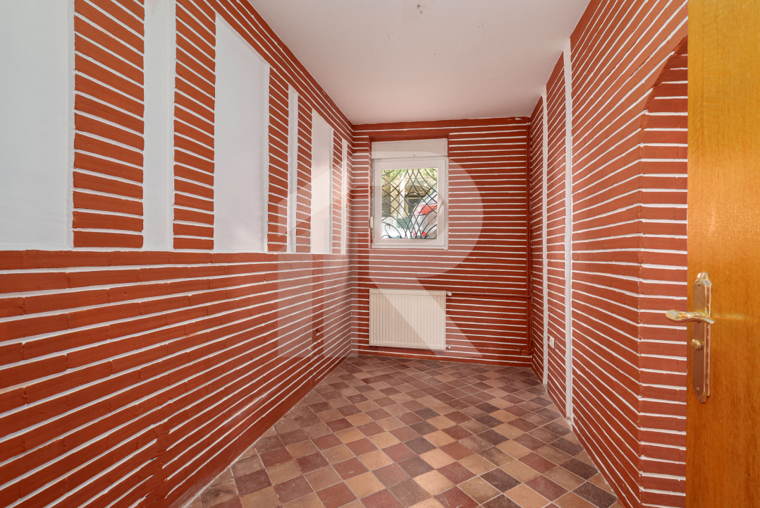 Casa de închiriat Str Justinian pretabilă birouri