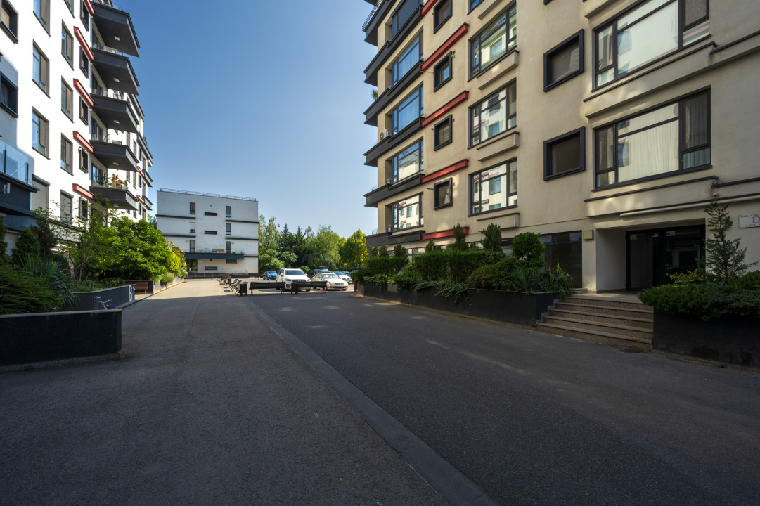 Floreasca, Laguna Residence, Vedere Lac,  Loc de parcare subteran !