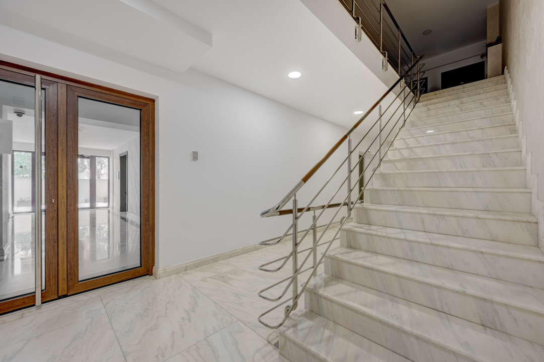 13 SEPTEMBRIE-URANUS, 3 CAMERE 140 MP, ETAJ 7, PANORAMA!