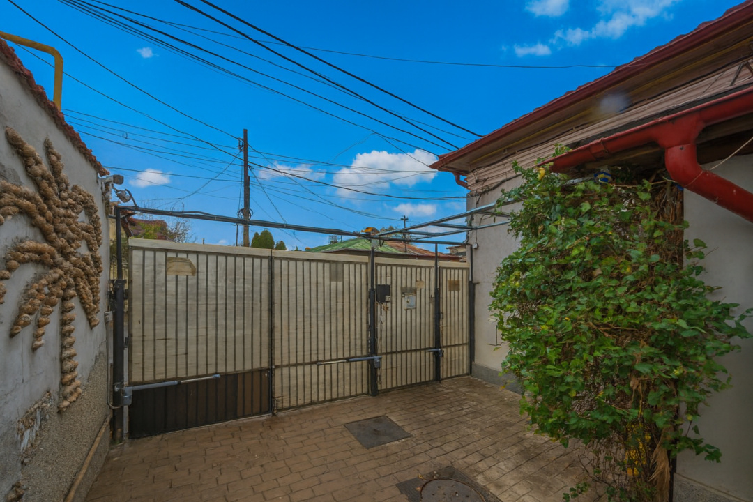 VIILOR - ECHINOCTIULUI, CASA 211 MP UTILI, LOT 460 MP!